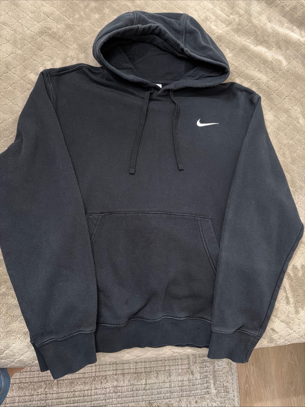 Nike Men’s Black Pullover Hoodie - Swoosh Logo small